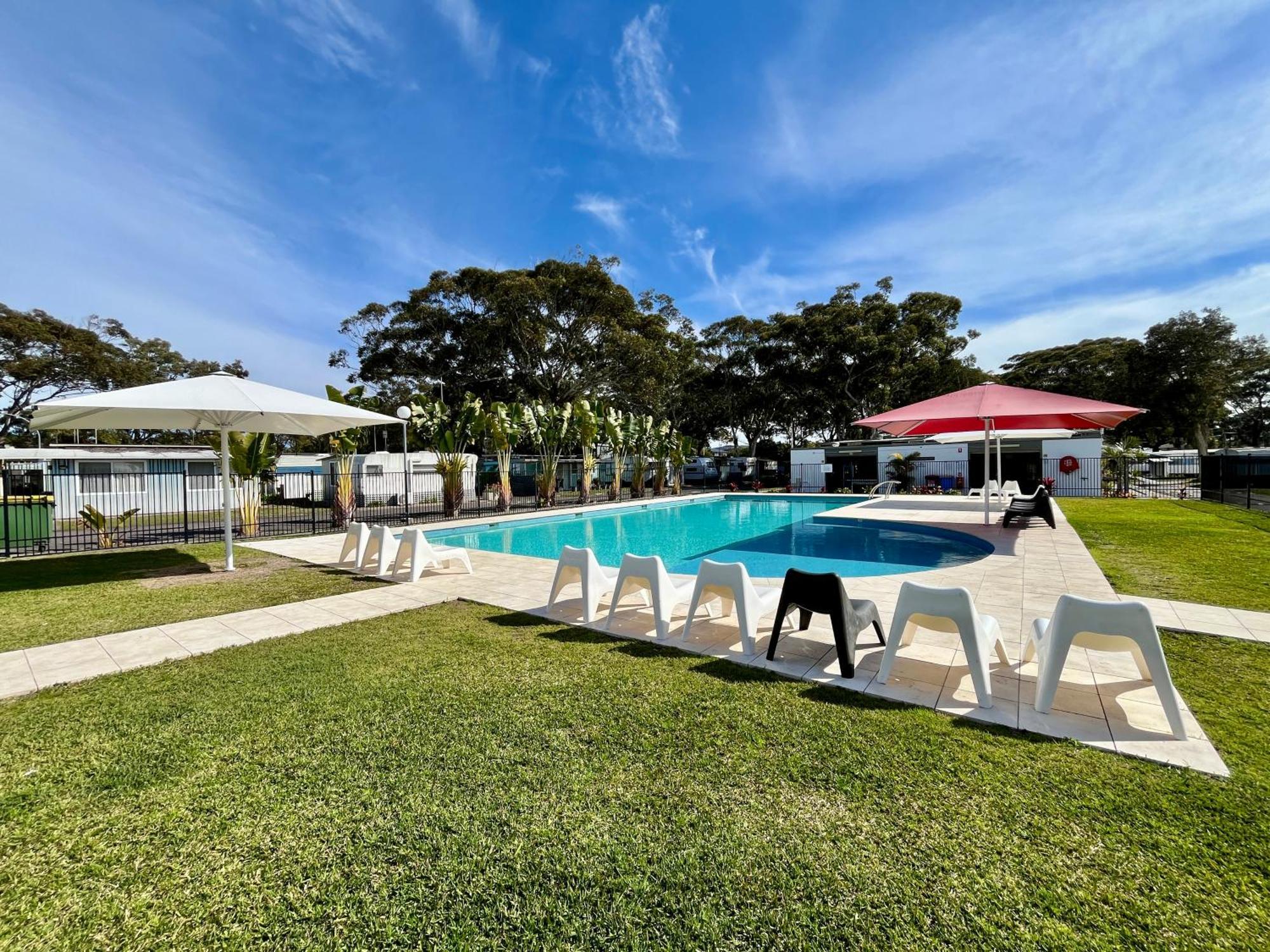 Shelly Holiday park 3*